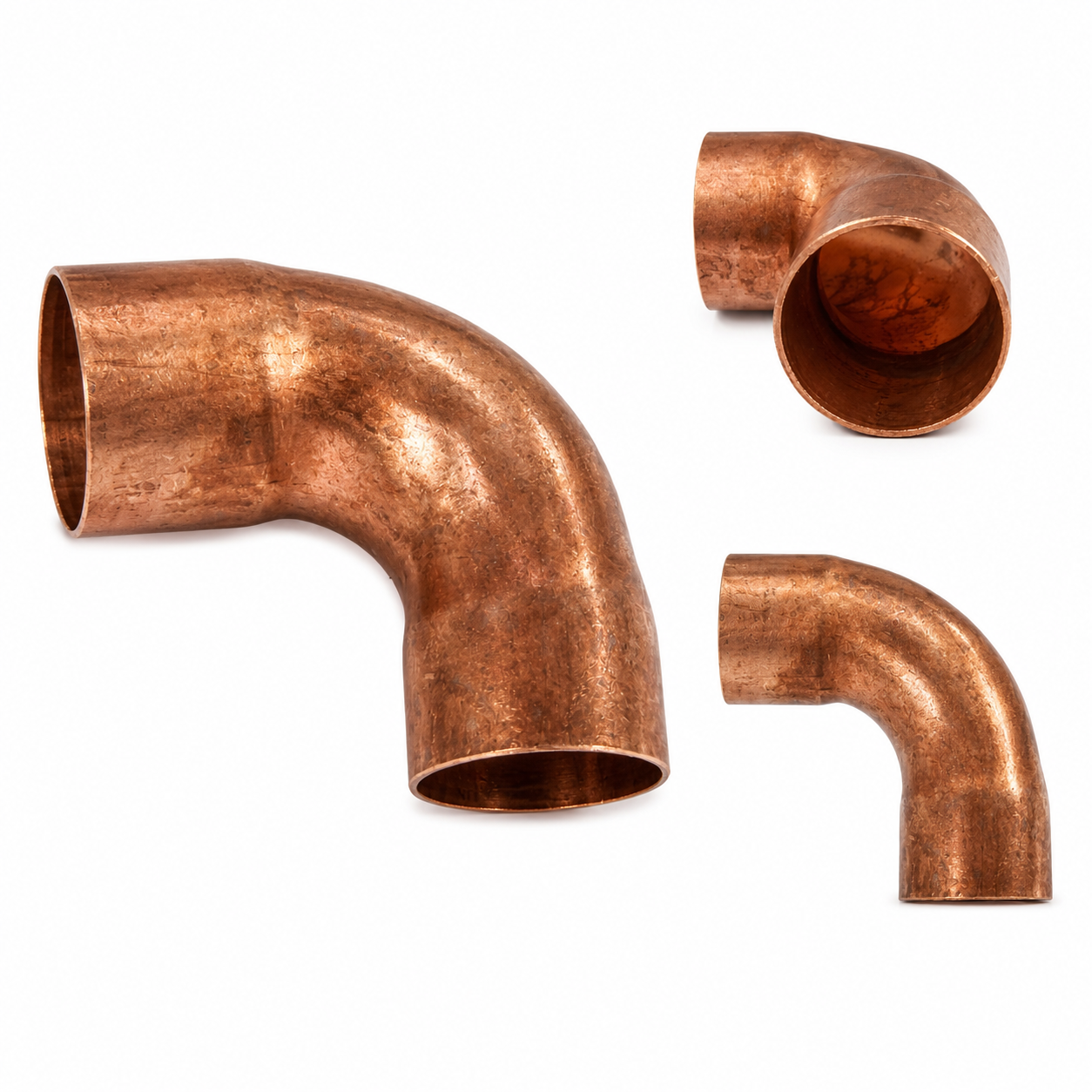 Curva de Cobre 90° 1 1/4 x 1/32 com extremidades lisas para mudança de direção em tubulações de sistemas de climatização e refrigeração, comercializada pela Grupo Smart Rio.
