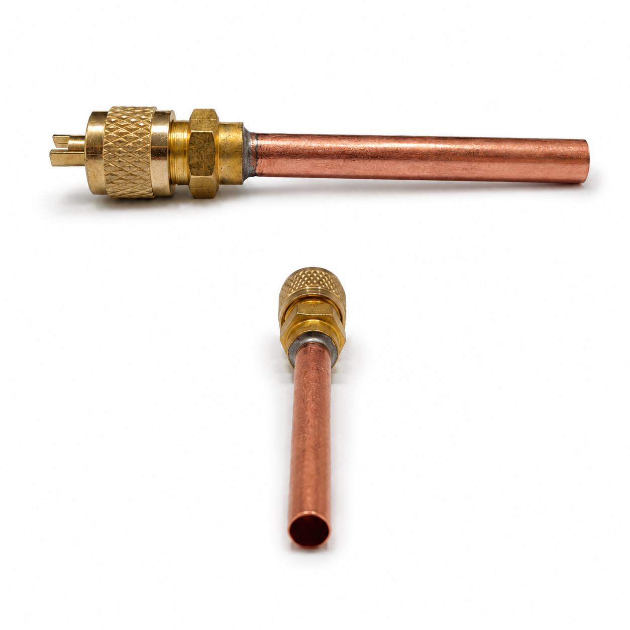 União Schrader VLX 70 mm com corpo metálico e tubo de cobre para criação de ponto de acesso de serviço em sistemas de climatização e refrigeração, disponível na Grupo Smart Rio.